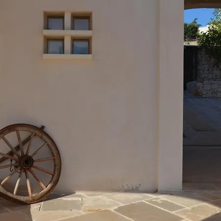 فندق مبيت وإفطار Fuga Al Trullo أوستوني